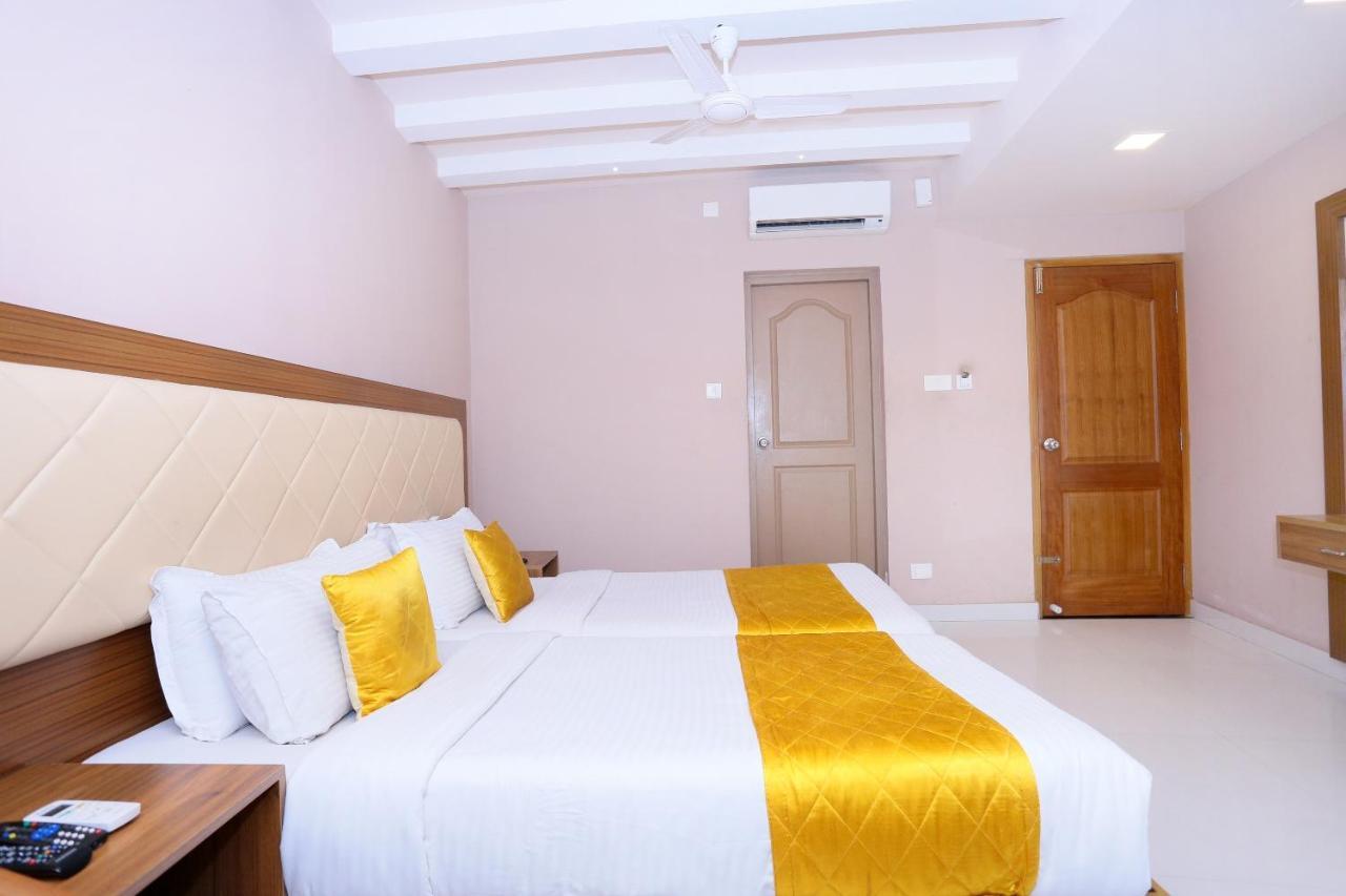 Kochi Oyo Flagship 25093 Hotel Thamam מראה חיצוני תמונה