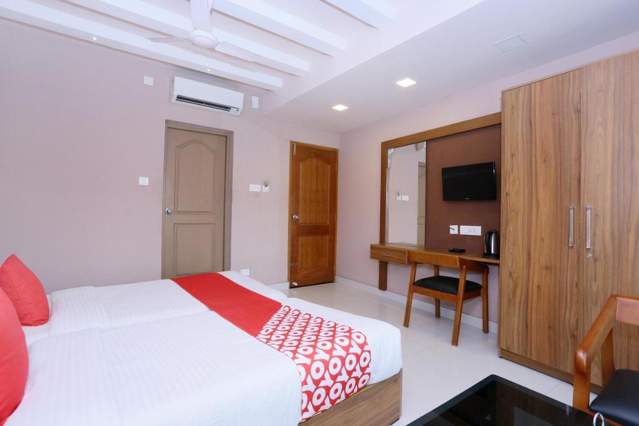 Kochi Oyo Flagship 25093 Hotel Thamam מראה חיצוני תמונה
