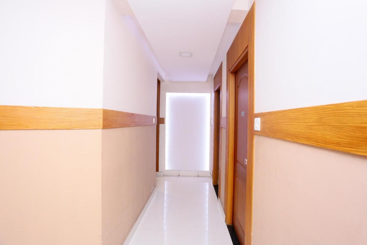 Kochi Oyo Flagship 25093 Hotel Thamam מראה חיצוני תמונה