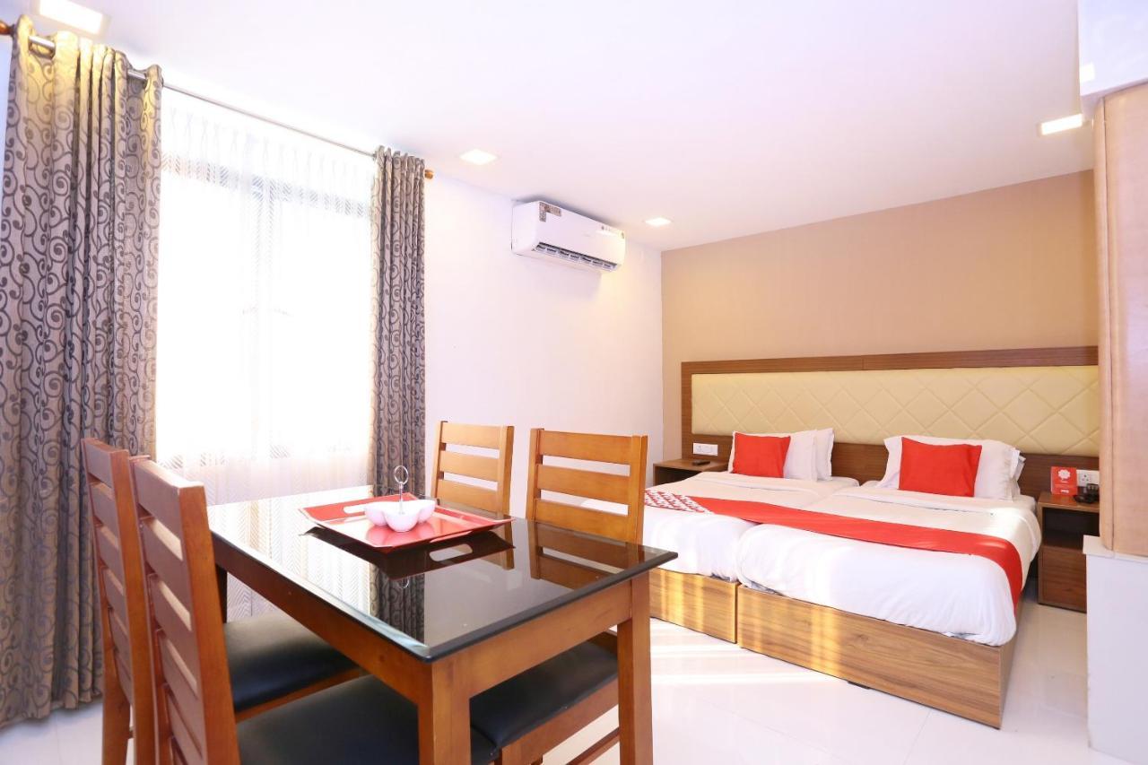 Kochi Oyo Flagship 25093 Hotel Thamam מראה חיצוני תמונה