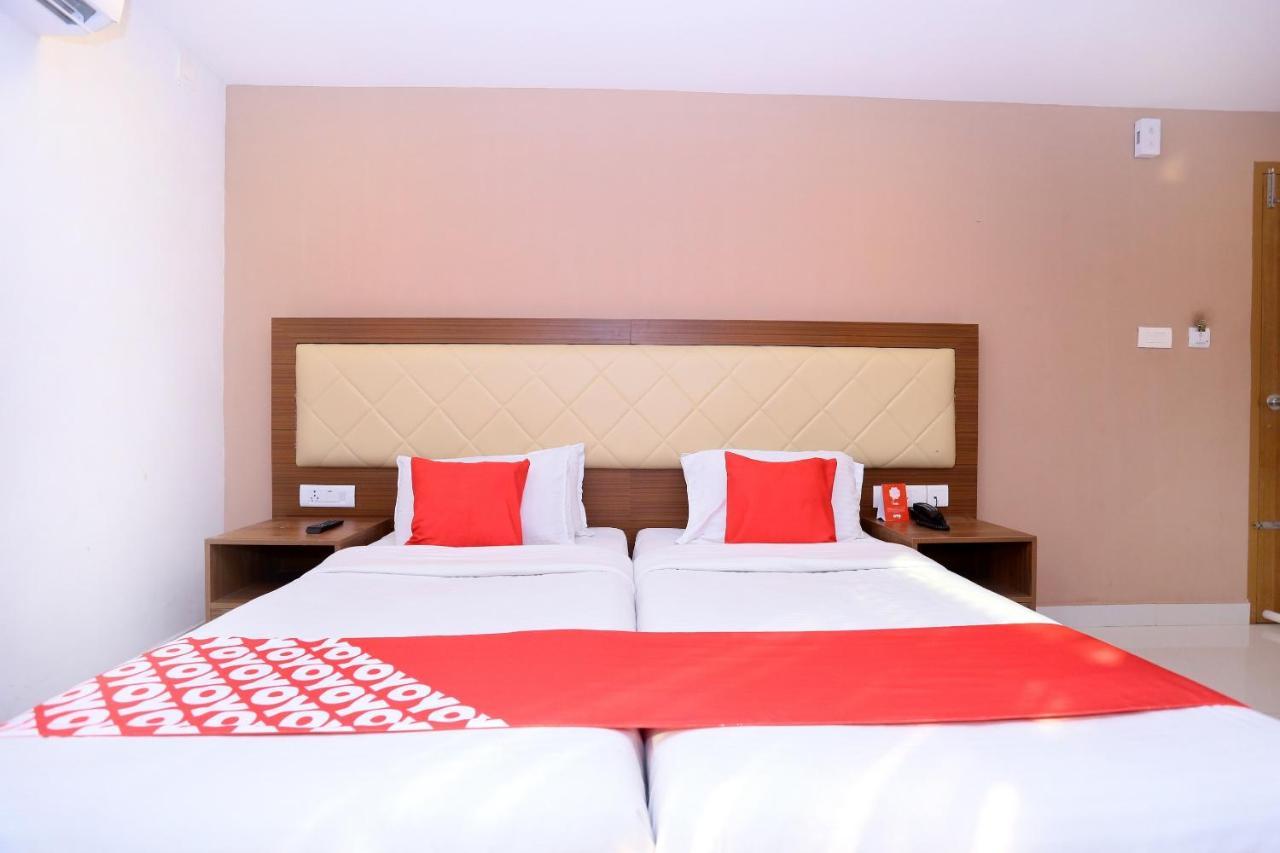 Kochi Oyo Flagship 25093 Hotel Thamam מראה חיצוני תמונה